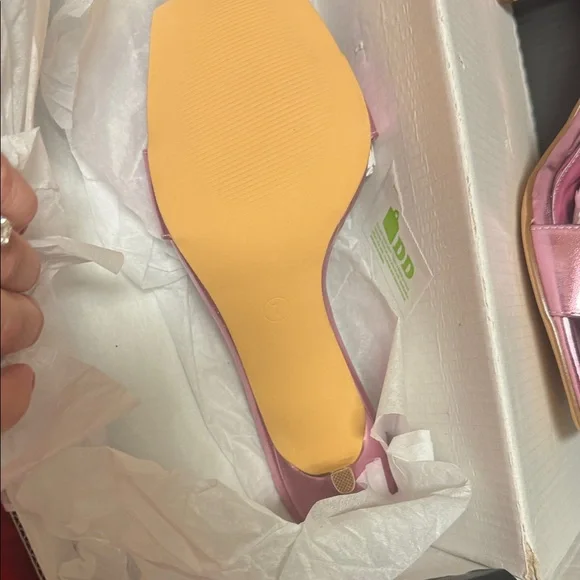 Fashion Nova Shiny Pink Heels - Picture 3 of 4